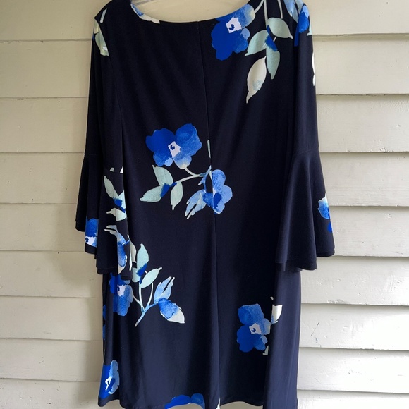 LAUREN RALPH LAUREN Tycenda Bell Sleeve Floral Shift Dress - Picture 9 of 11